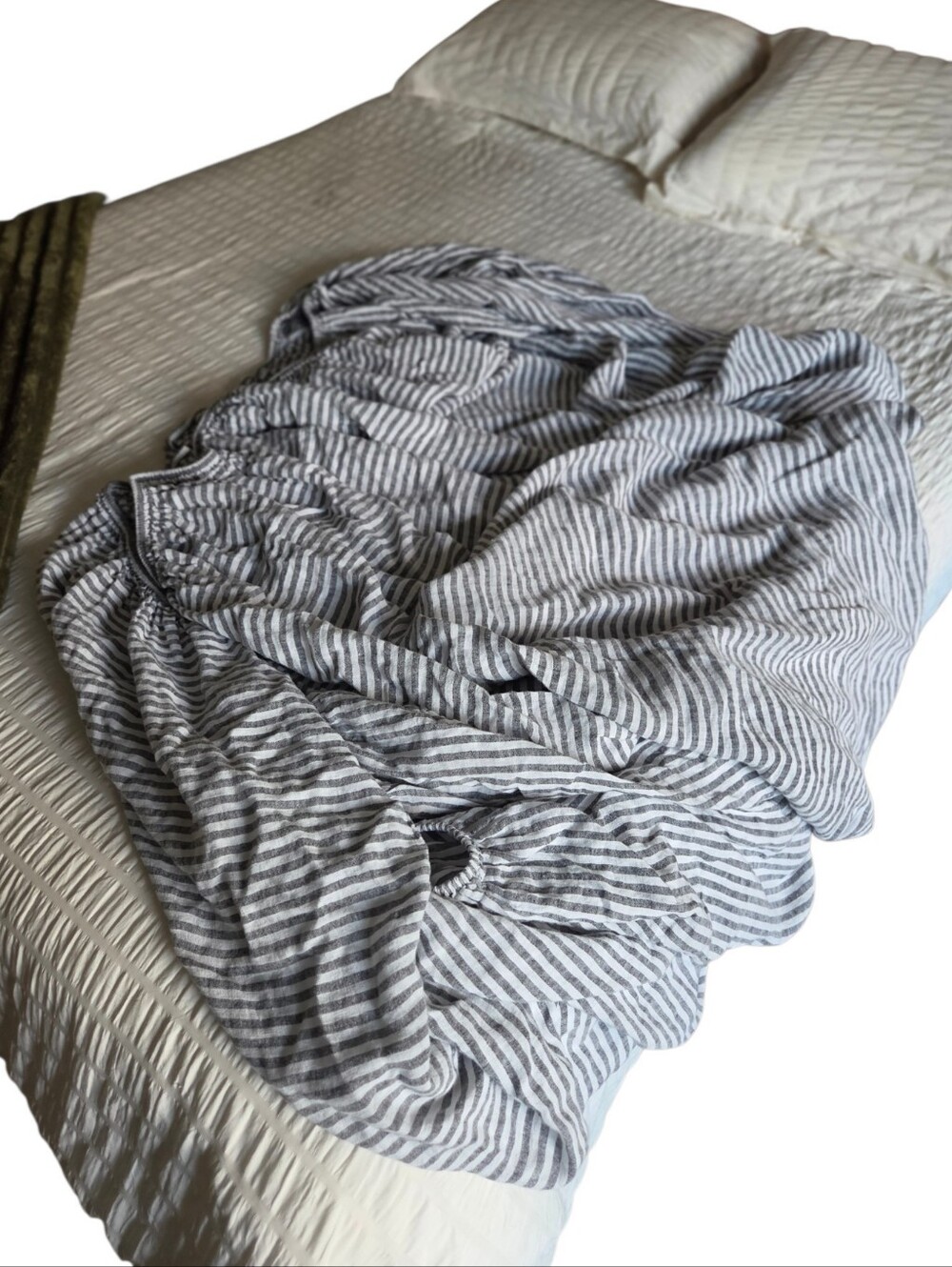 ​brooklinen king fitted sheet 100% linen ticking stripe grey white portugal
